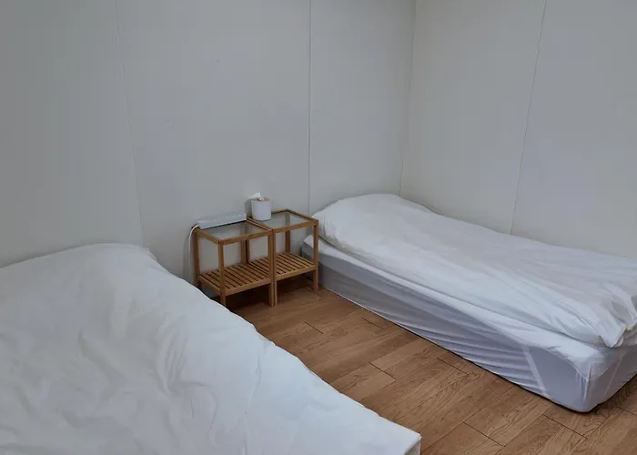 A Rare Opportunity, A With A Kid Friendly Yard Апартаменты *